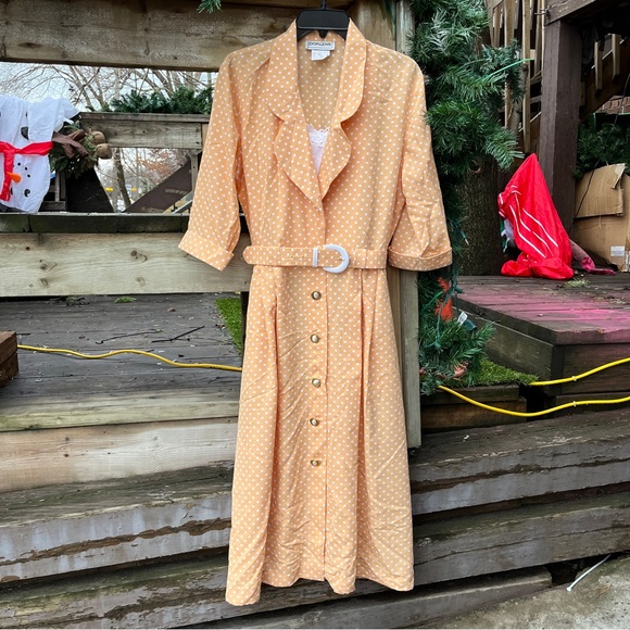 Dresses & Skirts - Vintage yellow polkadot dress.